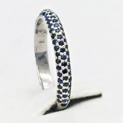 Alliance Pavée De Saphirs Bleus Pour Femme En Or 24 Alliance Pavée De Saphirs Bleus Pour Femme En Or -Vivalatina Boutiqe Alliance saphir bleu 5