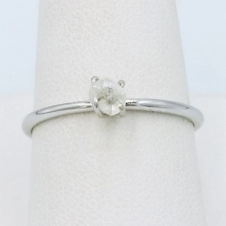 Bague Diamant Brut Solitaire Pour Femme 11 Bague Diamant Brut Solitaire Pour Femme – Image 9