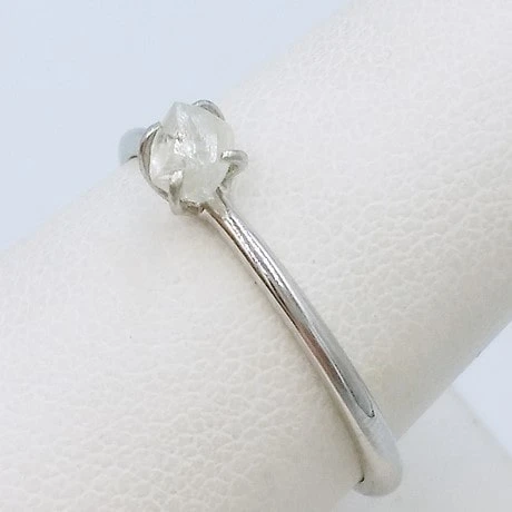 Bague Diamant Brut Solitaire Pour Femme 13 Bague Diamant Brut Solitaire Pour Femme – Image 11