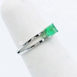 Bague Émeraude Moderne 18 Bague Émeraude Moderne -Vivalatina Boutiqe Bague emeraude or blanc 18 carats 4