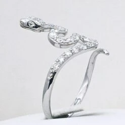 Bague Serpent En Or Et Diamant Pour Femme 29 Bague Serpent En Or Et Diamant Pour Femme -Vivalatina Boutiqe Bague serpent diamant 10 1