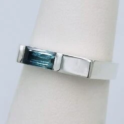 Bague Tourmaline Bleue Taille Baguette En Argent -Vivalatina Boutiqe Bague tourmaline bleue 2