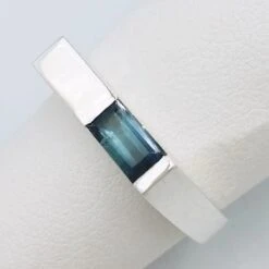 Bague Tourmaline Bleue Taille Baguette En Argent
