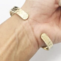 Bracelet Jonc Homme Martelé 20 Bracelet Jonc Homme Martelé -Vivalatina Boutiqe Bracelet jonc homme martele or 10