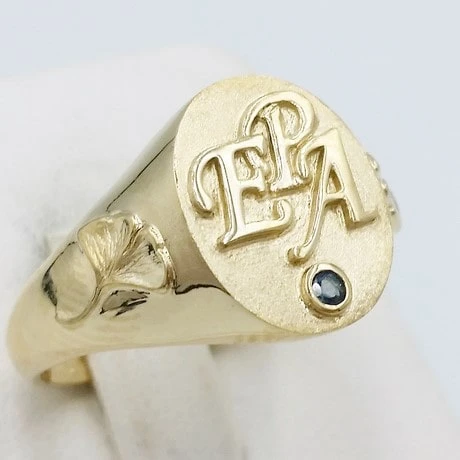 Chevalière Homme En Or Avec Initiales En Relief 9 Chevalière Homme En Or Avec Initiales En Relief – Image 7