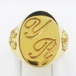 Chevalière Ovale Avec Gravure De Deux Initiales