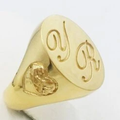 Chevalière Ovale Avec Gravure De Deux Initiales -Vivalatina Boutiqe Chevaliere ovale initiales en or 3