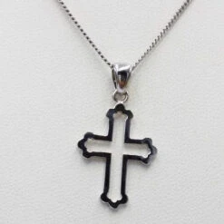 Collier Pendentif Croix Fine 8 Collier Pendentif Croix Fine -Vivalatina Boutiqe Collier pendentif croix fine or 3