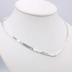 Collier Rigide En Argent 8 Collier Rigide En Argent -Vivalatina Boutiqe Collier ras de cour rigide argent 3 min