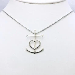 Croix Camarguaise En Or 18 Carats -Vivalatina Boutiqe Croix camarguaise or blanc 3