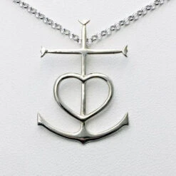 Croix Camarguaise En Or 18 Carats -Vivalatina Boutiqe Croix camarguaise or blanc 4