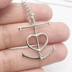 Croix Camarguaise En Or 18 Carats -Vivalatina Boutiqe Croix camarguaise or blanc 6