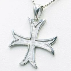 Pendentif Croix Des Templiers En Or 17 Pendentif Croix Des Templiers En Or -Vivalatina Boutiqe Croix templier or blanc 4