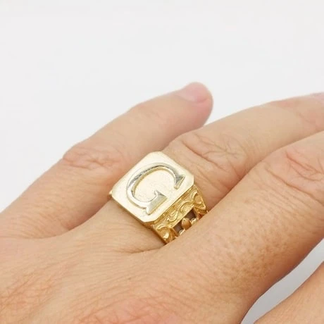 Grosse Chevalière Homme Personnalisée Avec Initiale 5 Grosse Chevalière Homme Personnalisée Avec Initiale – Image 3