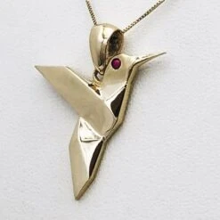 Collier & Pendentif Colibri En Or -Vivalatina Boutiqe Pendentif colibri or jaune 3