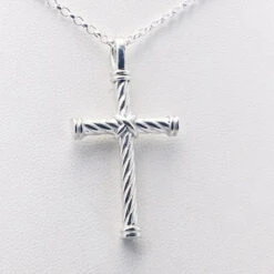 Pendentif Croix Ronde Pour Homme En Argent 18 Pendentif Croix Ronde Pour Homme En Argent -Vivalatina Boutiqe Pendentif croix argent homme 1 1
