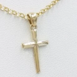 Collier Croix Or -Vivalatina Boutiqe Pendentif croix or jaune 1 d74bedee 782d 4f7b bfd3 5e38a26f7090