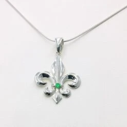 Pendentif Fleur De Lys Argent 13 Pendentif Fleur De Lys Argent -Vivalatina Boutiqe Pendentif fleur de lys argent 5
