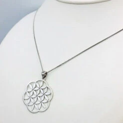 Pendentif Fleur De Vie En Or 26 Pendentif Fleur De Vie En Or -Vivalatina Boutiqe Pendentif fleur de vie or blanc 2 e864b70f 6054 4980 82bd 3fba8cd6640d