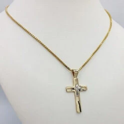 Grosse Croix En Or -Vivalatina Boutiqe Pendentif grosse croix or 2