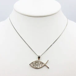 Pendentif Poisson Chrétien ICHTUS -Vivalatina Boutiqe Pendentif poisson christ ichtus or blanc 18 carats