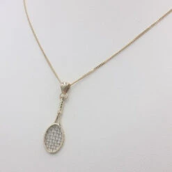 Pendentif Raquette De Tennis En Or -Vivalatina Boutiqe Pendentif raquette or 2