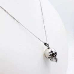 Pendentif Tête De Mort En Or -Vivalatina Boutiqe Pendentif tete de mort or blanc 4