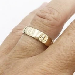 Alliance Fleur De Lys -Vivalatina Boutiqe alliance fleur de Lys 6 min