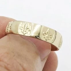 Alliance Fleur De Lys -Vivalatina Boutiqe alliance fleur de Lys 7 min