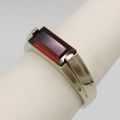 Chevalière Grenat Rouge Pour Homme -Vivalatina Boutiqe chevaliere grenat rouge or blanc 18k 2