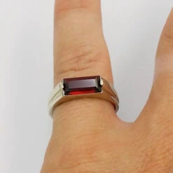 Chevalière Grenat Rouge Pour Homme -Vivalatina Boutiqe chevaliere grenat rouge or blanc 18k 3