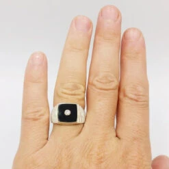 Chevalière Pour Homme En Argent Et Pierre D'Onyx -Vivalatina Boutiqe chevaliere or argent et diamant 3