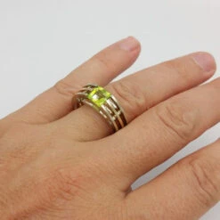 Chevalière Avec Pierre Verte De Péridot 22 Chevalière Avec Pierre Verte De Péridot -Vivalatina Boutiqe chevaliere pierre verte peridot 8