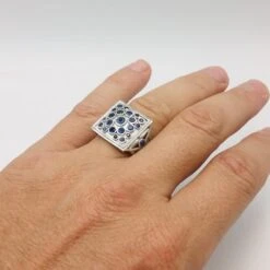 Bague Homme Avec Pierre De Saphir Bleu -Vivalatina Boutiqe chevaliere saphir homme 6 min