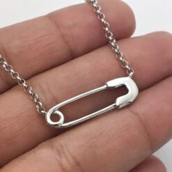 Collier Épingle à Nourrice -Vivalatina Boutiqe collierepingleanourriceorblanc18carats 5