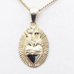 Médaille Du Sacré Coeur De Jésus -Vivalatina Boutiqe medaillesacrecoeurjesusorjaune18carat