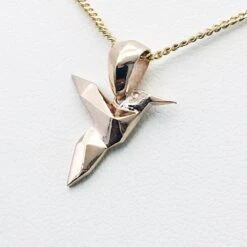 Collier & Pendentif Colibri En Or -Vivalatina Boutiqe pendentif colibri or 1