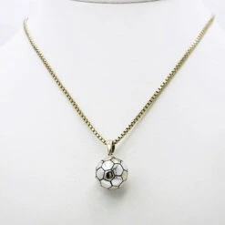 Collier Et Pendentif Ballon De Foot En Or -Vivalatina Boutiqe pendentif ballon foot 1