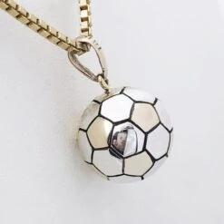 Collier Et Pendentif Ballon De Foot En Or -Vivalatina Boutiqe pendentif ballon foot 4 1