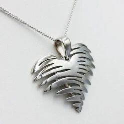 Pendentif Coeur En Or 18 Carats 28 Pendentif Coeur En Or 18 Carats -Vivalatina Boutiqe pendentif coeur original or blanc 18k 3