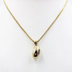 Pendentif Ballon De Rugby En Or -Vivalatina Boutiqe pendentifballonrugbyorjaune18carats 1