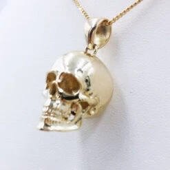 Pendentif Tête De Mort En Or -Vivalatina Boutiqe pendentifcranetetedemortorjaune18carats 1