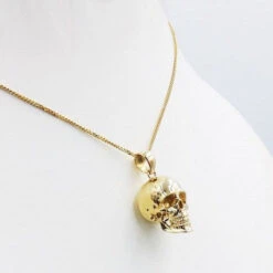 Pendentif Tête De Mort En Or