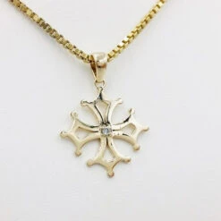 Pendentif Croix Occitane En Or 38 Pendentif Croix Occitane En Or -Vivalatina Boutiqe pendentifcroixoccitaneorjaune18caratsdiamant 4 Copy
