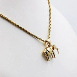 Collier Pendentif Élephant Or -Vivalatina Boutiqe pendentifelephantorjaune18carats 8