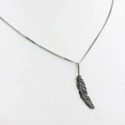 Pendentif Plume En Or 21 Pendentif Plume En Or -Vivalatina Boutiqe pendentifplumeorblanc18carats 11
