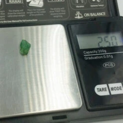 Émeraude Brute -Vivalatina Boutiqe pierre emeraude brute 6